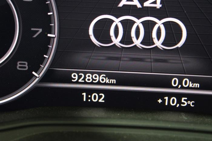 Audi A4 Avant 1.4 TFSI 16V Épave (2018, Gris)