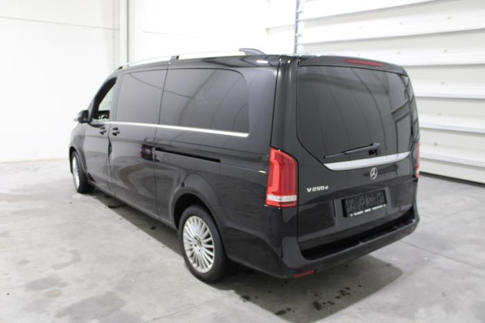 Mercedes V 2.1 250 BlueTEC, 250 d 16V Épave (2019, Noir)