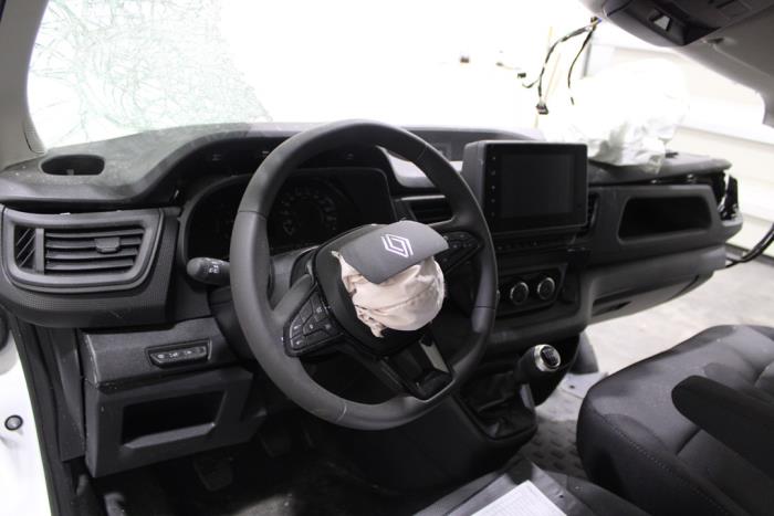 Renault Trafic 2.0 dCi 16V 130 Schrottauto (2024, Weiß)