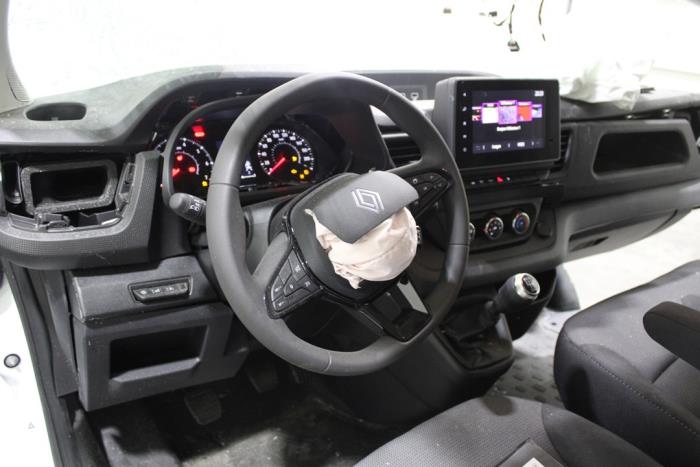Renault Trafic 2.0 dCi 16V 130 Schrottauto (2024, Weiß)