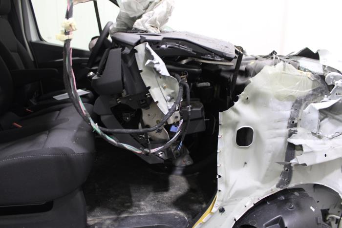 Renault Trafic 2.0 dCi 16V 130 Schrottauto (2024, Weiß)