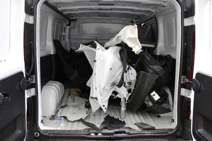 Renault Trafic 2.0 dCi 16V 130 Schrottauto (2024, Weiß)