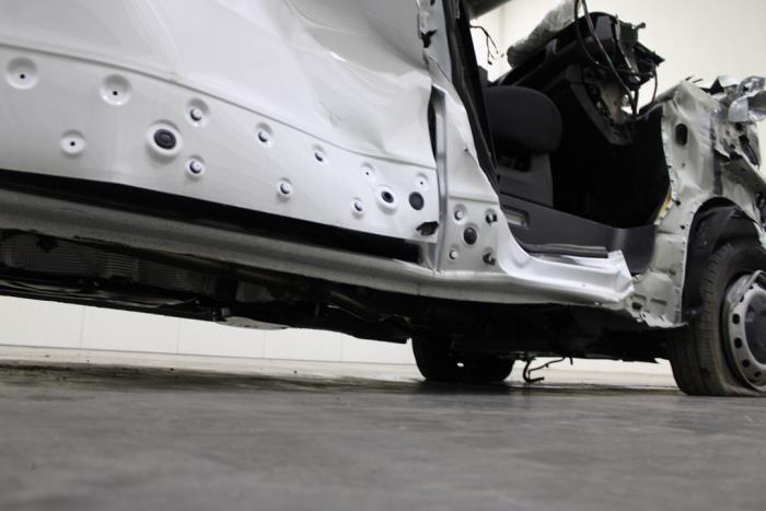 Renault Trafic 2.0 dCi 16V 130 Schrottauto (2024, Weiß)