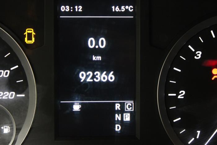 Mercedes Vito 2.0 119 CDI 16V Schrottauto (2021, Weiß)