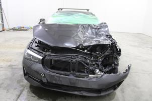 BMW 5 serie Touring 518d 2.0 TwinPower Turbo 16V Mild Hybrid Vehículo de desguace (2020, Gris)