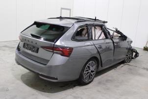 Skoda Octavia Combi 1.5 TSI MHEV 16V Vehículo de desguace (2024, Gris)