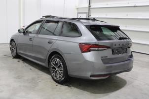 Skoda Octavia Combi 1.5 TSI MHEV 16V Vehículo de desguace (2024, Gris)