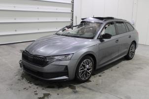 Skoda Octavia Combi 1.5 TSI MHEV 16V Vehículo de desguace (2024, Gris)