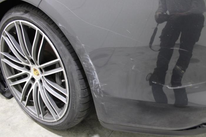 Porsche Panamera 4.0 V8 4S Diesel Épave (2019, Gris)