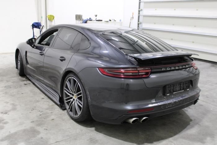 Porsche Panamera 4.0 V8 4S Diesel Épave (2019, Gris)