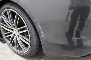 Porsche Panamera 4.0 V8 4S Diesel Épave (2019, Gris)