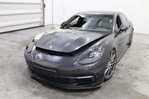 Porsche Panamera 4.0 V8 4S Diesel Épave (2019, Gris)