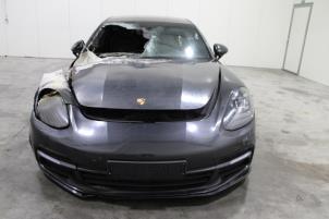 Porsche Panamera 4.0 V8 4S Diesel Épave (2019, Gris)