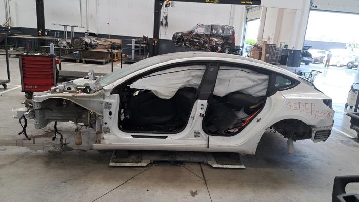 Tesla Model 3 Samochód złomowany (2023, Bialy)