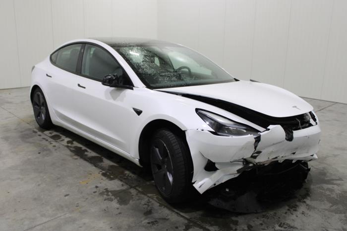 Tesla Model 3 Samochód złomowany (2023, Bialy)