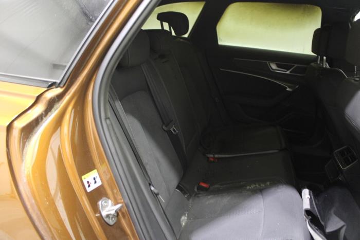 Audi A6 Avant 2.0 35 TDI Mild hybrid Épave (2023, Jaune)
