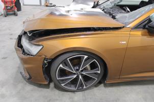 Audi A6 Avant 2.0 35 TDI Mild hybrid Épave (2023, Jaune)