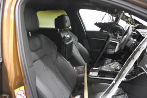 Audi A6 Avant 2.0 35 TDI Mild hybrid Épave (2023, Jaune)