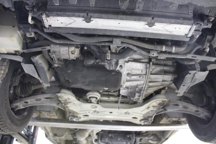 Renault Trafic 2.0 dCi 16V 120 Schrottauto (2020, Weiß)
