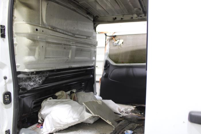 Renault Trafic 2.0 dCi 16V 120 Schrottauto (2020, Weiß)