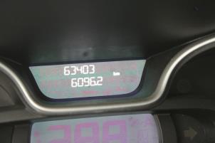 Renault Trafic 2.0 dCi 16V 120 Schrottauto (2020, Weiß)