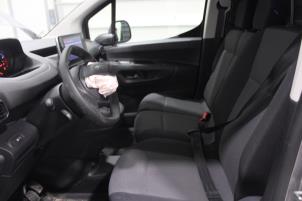 Peugeot Partner 1.5 BlueHDi 100 Vehículo de desguace (2023, Gris)