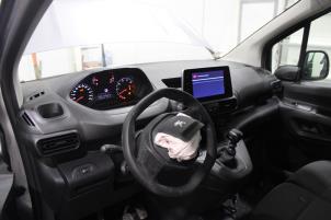 Peugeot Partner 1.5 BlueHDi 100 Vehículo de desguace (2023, Gris)