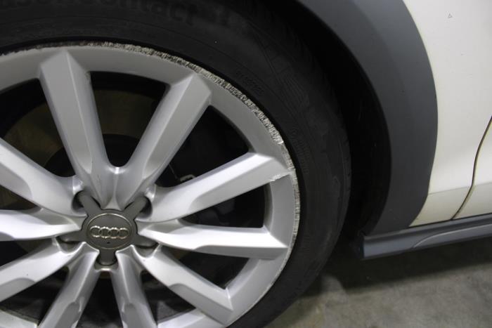 Audi A6 Allroad Quattro 3.0 TDI V6 24V Samochód złomowany (2015, Bialy)
