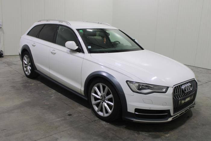Audi A6 Allroad Quattro 3.0 TDI V6 24V Samochód złomowany (2015, Bialy)