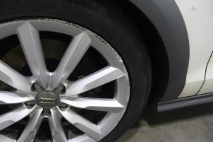 Audi A6 Allroad Quattro 3.0 TDI V6 24V Samochód złomowany (2015, Bialy)