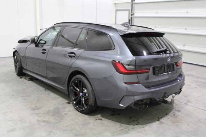 BMW 3 serie Touring 320e 2.0 TwinPower Turbo 16V Vehículo de desguace (2022, Gris)
