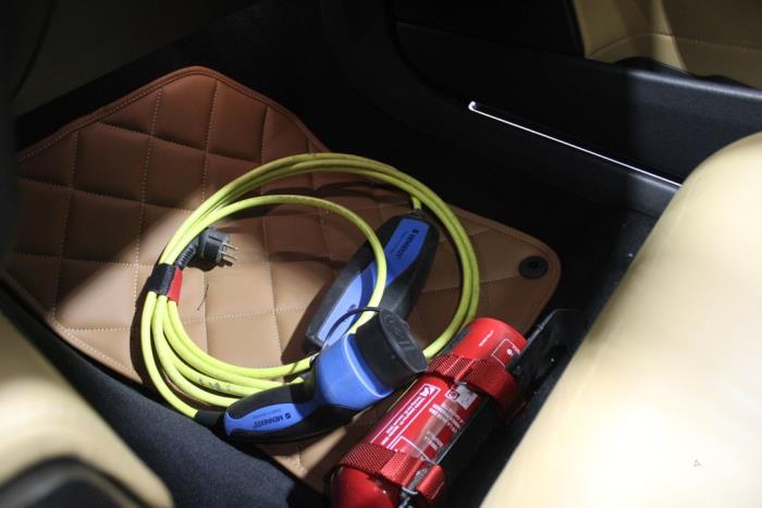 Volvo S90 II 2.0 T8 Twin Engine 16V AWD Vehículo de desguace (2018, Azul)
