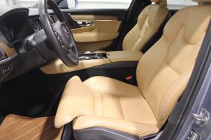 Volvo S90 II 2.0 T8 Twin Engine 16V AWD Vehículo de desguace (2018, Azul)
