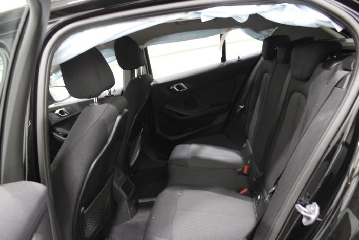 BMW 1 serie 116d 1.5 12V TwinPower Vehículo de desguace (2022, Oscuro, Negro)
