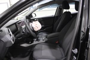 BMW 1 serie 116d 1.5 12V TwinPower Vehículo de desguace (2022, Oscuro, Negro)