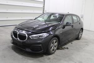 BMW 1 serie 116d 1.5 12V TwinPower Vehículo de desguace (2022, Oscuro, Negro)