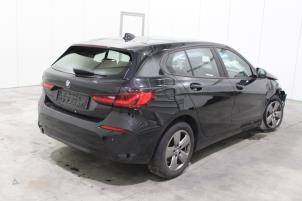 BMW 1 serie 116d 1.5 12V TwinPower Vehículo de desguace (2022, Oscuro, Negro)