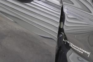 BMW 1 serie 116d 1.5 12V TwinPower Vehículo de desguace (2022, Oscuro, Negro)