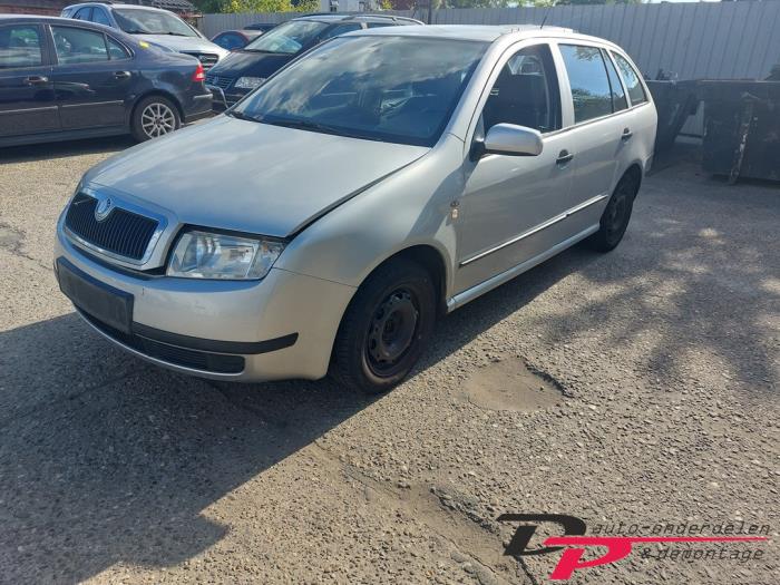 Skoda Fabia 1.4i Salvage vehicle (2002, Gray)