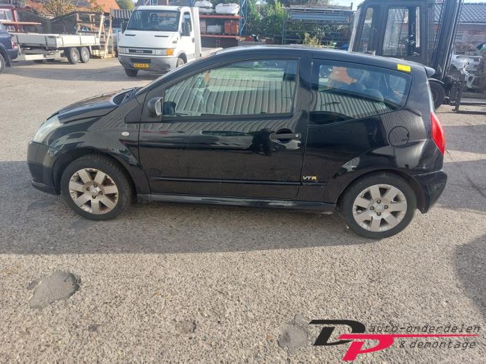 Citroen C2 1.4 Schrottauto (2004, Schwarz)