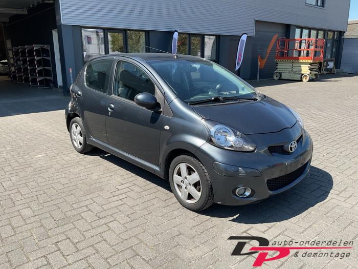 Toyota Aygo 1.0 12V VVT-i Salvage vehicle (2010, Gray)