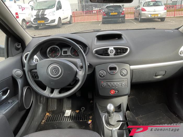 Renault Clio III 1.6 16V Salvage vehicle (2007, Black)