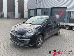 Renault Clio III 1.6 16V  (Épave)