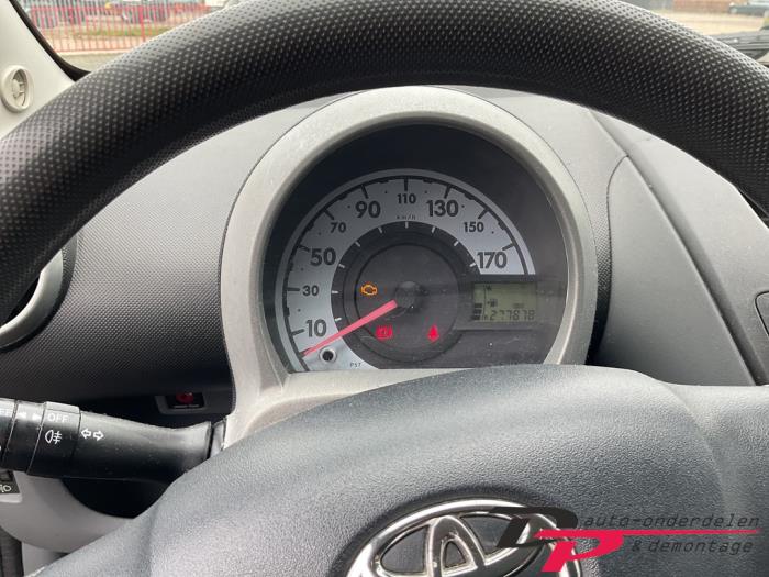 Toyota Aygo 1.0 12V VVT-i Salvage vehicle (2007, Gray)
