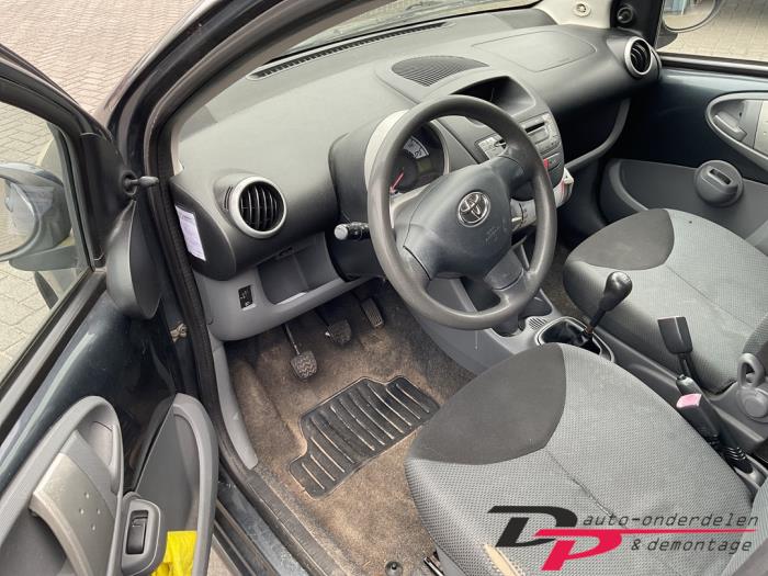Toyota Aygo 1.0 12V VVT-i Salvage vehicle (2007, Gray)