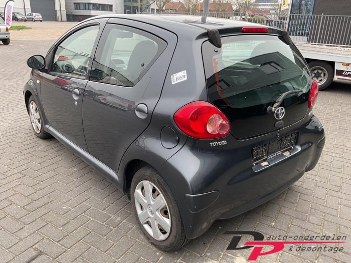 Toyota Aygo 1.0 12V VVT-i Salvage vehicle (2007, Gray)