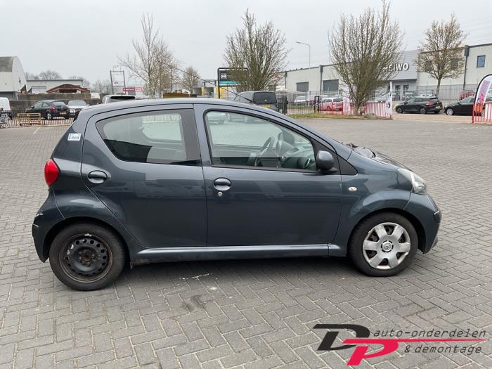 Toyota Aygo 1.0 12V VVT-i Salvage vehicle (2007, Gray)