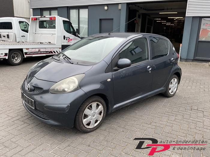 Toyota Aygo 1.0 12V VVT-i Salvage vehicle (2007, Gray)