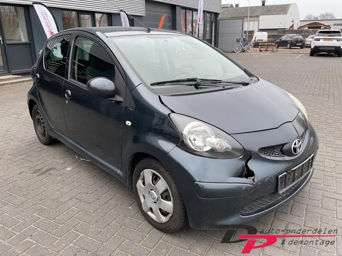 Toyota Aygo 1.0 12V VVT-i Salvage vehicle (2007, Gray)