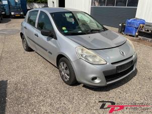 Renault Clio III 1.2 16V 75  (Schrott)